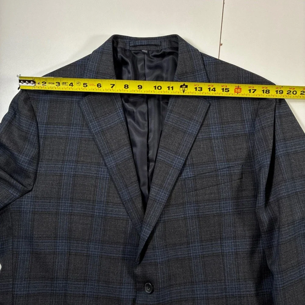 Jos A Bank Sport Coat 44R Grey Blue Glen Plaid Tailored Fit Wool Blend Modern